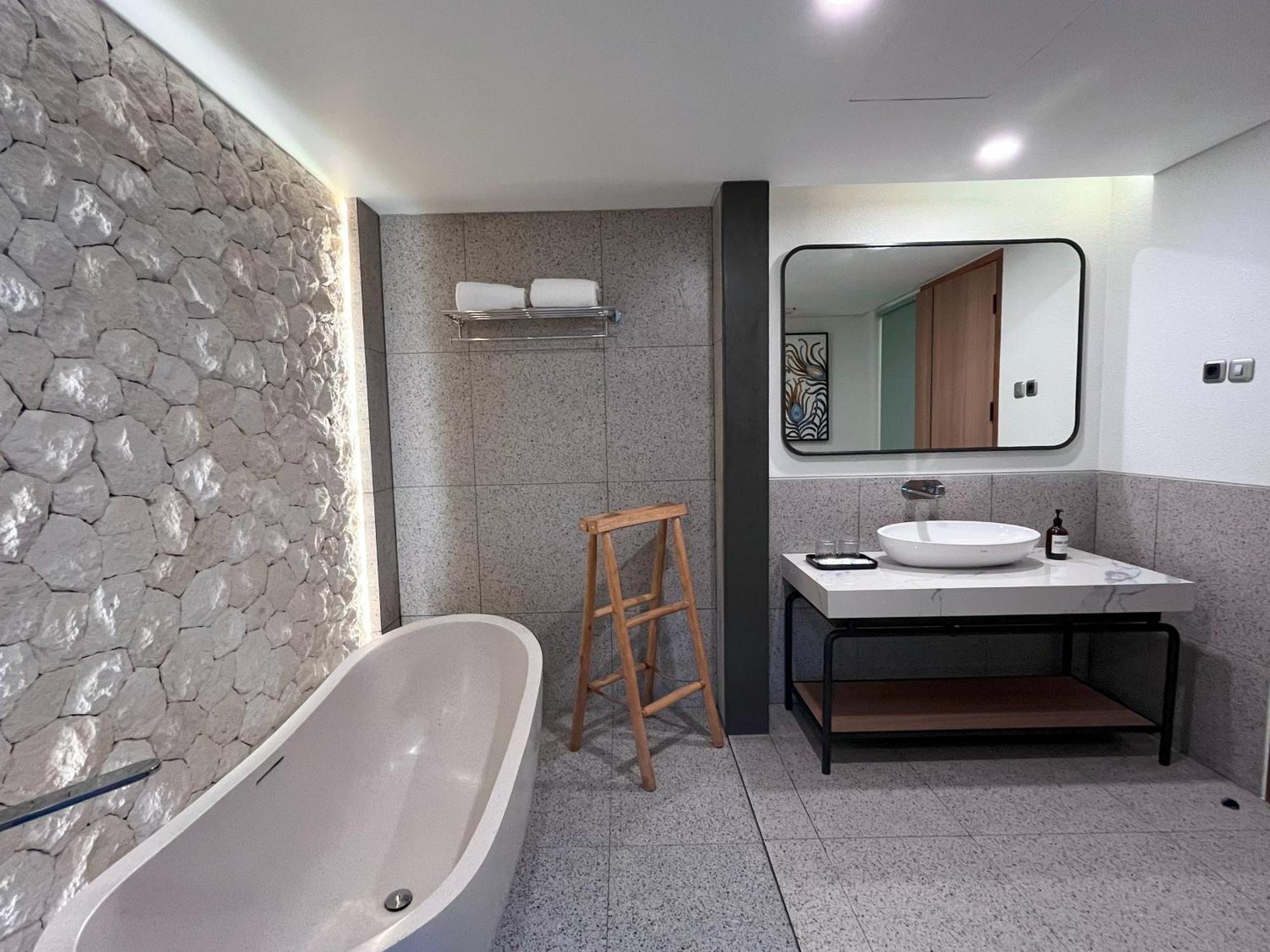 Luminor Hotel Legian Seminyak - Bali Ngoại thất bức ảnh